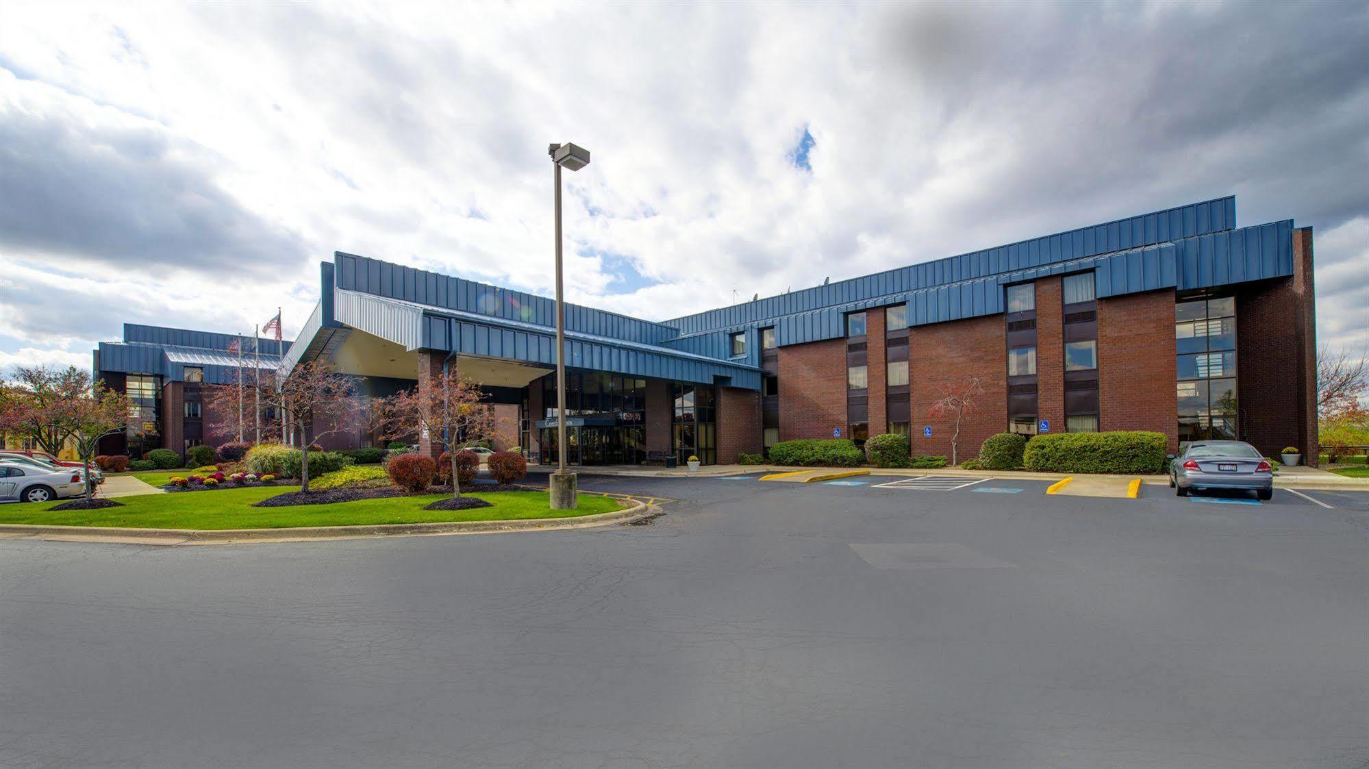 Comfort Inn - Hall Of Fame Canton Exterior foto